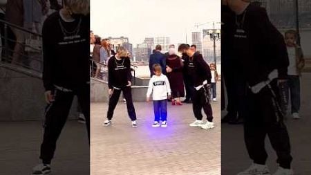 Little boy shuffle dance ✨️ #shuffle #dance #tuzelity #astronomiasong #trend #dancer #shorts