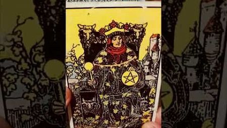 Король Пентаклей указывает на финансовое благополучие. #tarot #психология #таро #гадание