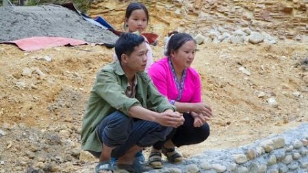 Cut young shoots for sale, Curious about what dad is holding, Moving sand to build a pond