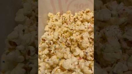 White Chocolate Birthday Cake Popcorn 🎂🍿