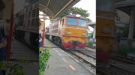 รถไฟกับการเดินทางในวันหยุด#travel