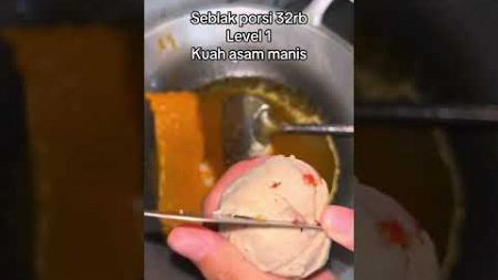 Seblak porsi 32rebu🤤🤤 #seblakpedes #food #asmrfood #foodvideos #seblak #jajanan #cooking