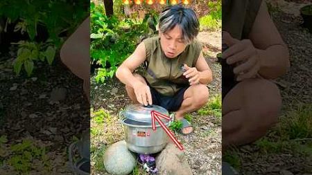 Survival Skills: SMART idea and USEFUL in forest #camping #bushcraft #outdoors