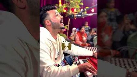 Kashmiri wedding x kashmiri singer singing in is own styles |new vibes during mehndi raat #wedding