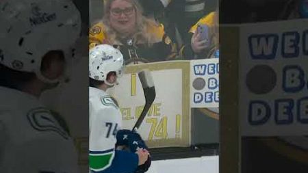 DeBrusk can&#39;t say no to an Oreo 🍪