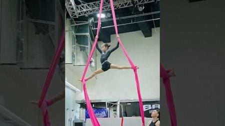 HELLO! Education พาไปรู้จักกีฬายิมนาสติกและ Aerial Arts ที่กำลังเป็นที่นิยมของทายาทและเหล่าคนดัง