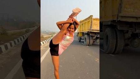 Flexible Haseena 😱 #fitness #flexibility #yogapractice #ytshorts ￼