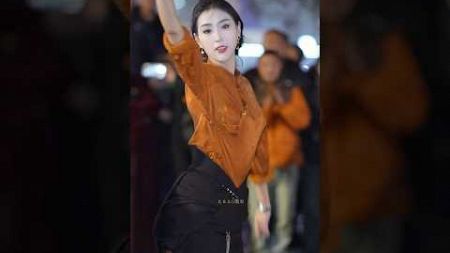 Sula, charming Tibetan dance women loved by many fans❤️