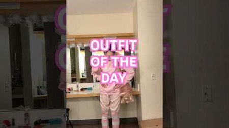 OUTFIT OF THE DAY #ballerina#ootd#outfit#outfitoftheday#pink#warmup#ballet#theater#performance