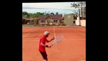 Peloteo en el Open tenis con la profesora Mercedes Della Cannal 73 años aprendiendo