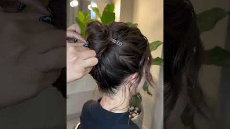 Quick bun always in trend #easyhairstyle#hairtutorial #hairstylegirl#longhair #simplehairstyle#hair