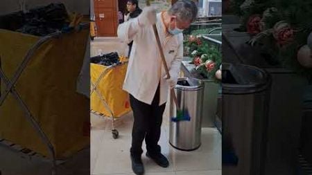 #hongkong #silverhair #cleaner #oldbutstillstrong #environment