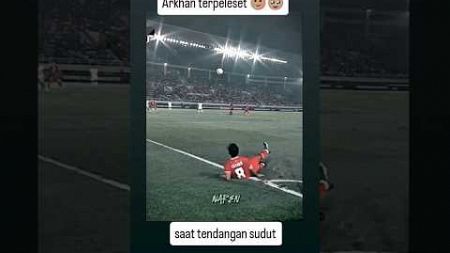 Moment Arkhan terpeleset saat corner kick #timnasindonesia #arkhankaka #football #beritabola