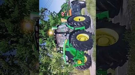 Was ein hübsches und modernes Gespann. #Landwirtschaft #Unterhaltung #LS25 #Johndeere #6r #Amazone