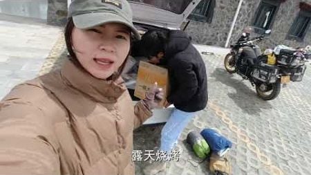 海拔4960米羊湖露营，没装备带被子太搞笑，湖边搞烧烤遇到啥问题