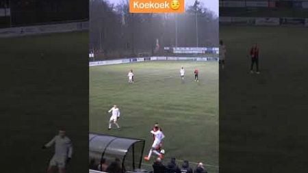 Koekoek😏 #voetbal #lol #fyp #foryourpage #viral #viralvideo #tackle #football #soccer #satisfying