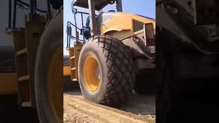 Pressure road roller new technology JCB and tractor stand ट्रैक्टर