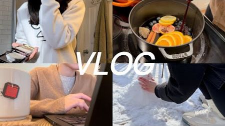 Vlog｜圣诞节前夕金融分析师日常｜堆雪人｜热红酒返场·酱多多的新疆炒米粉·烤牛肠和下雪天太配啦｜圣诞礼物预备备｜小新三分糖