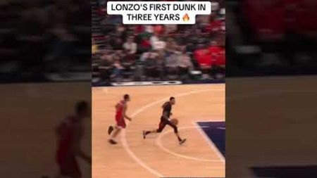 Lonzo Ball dunks for the first time since 2022 🙌