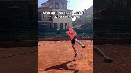 New Year 2025 Gift 🎁 #tennis #tennislife #newyear2025 #viralshorts #tennisplayer #tennisulo #gift