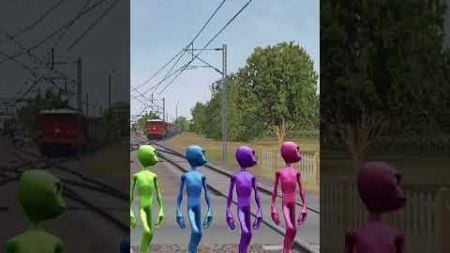 equal dame tu cosita 5 different colors alien dance vs herd of pac-man &amp; train driver tom