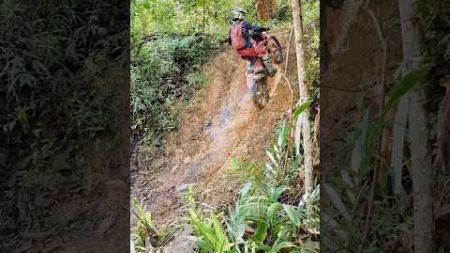 Sekitar Puncak Alam 😅 #2strokelovers #dirtbikerider #endurolife #trailriding #越野摩托車 #林道