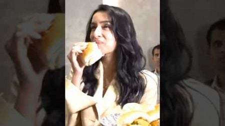 Bollywood Stars Eating Food| #bollywood #shorts #vadapav #shraddhakapoor